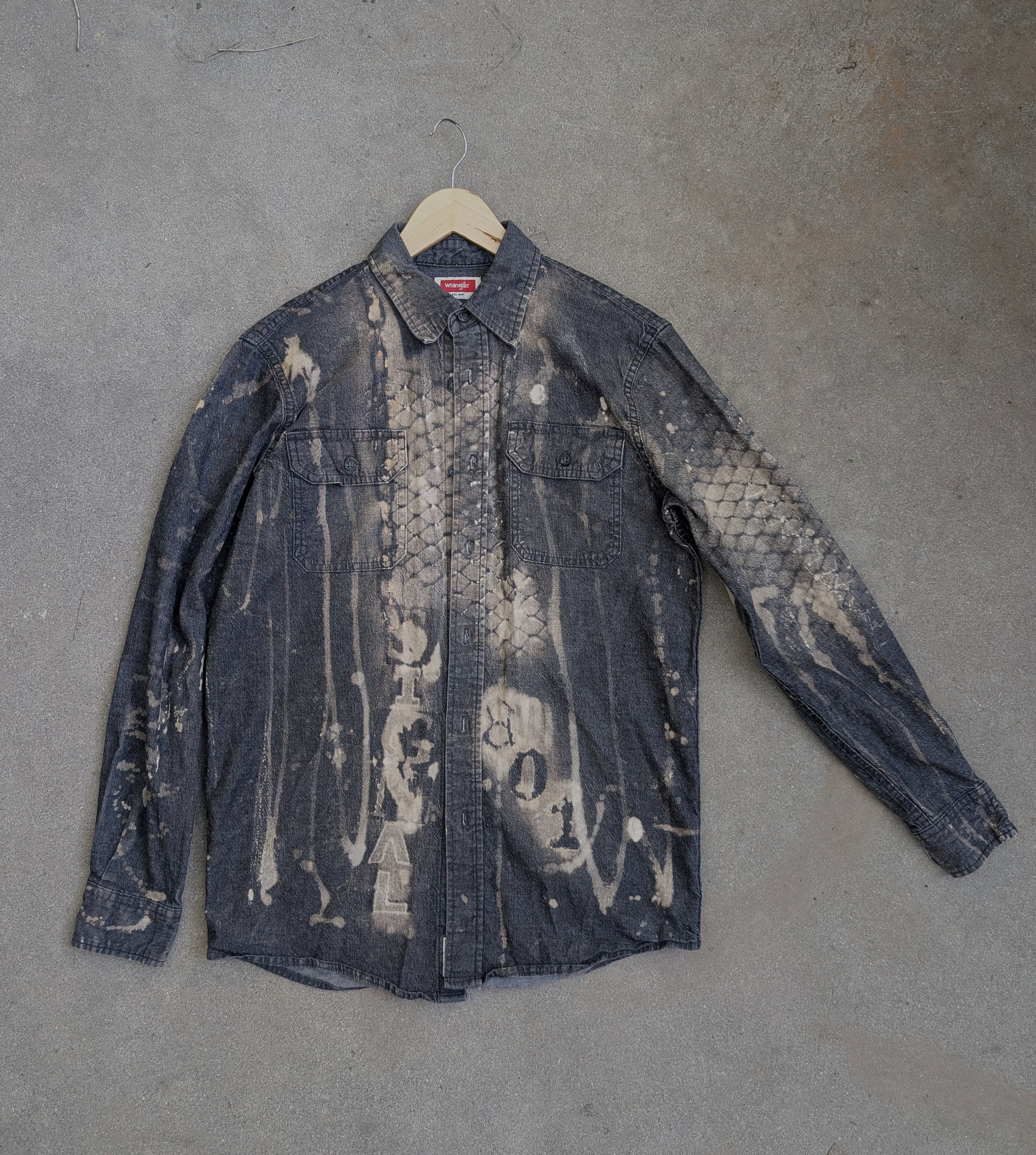 Disrupt the Signal Button-up