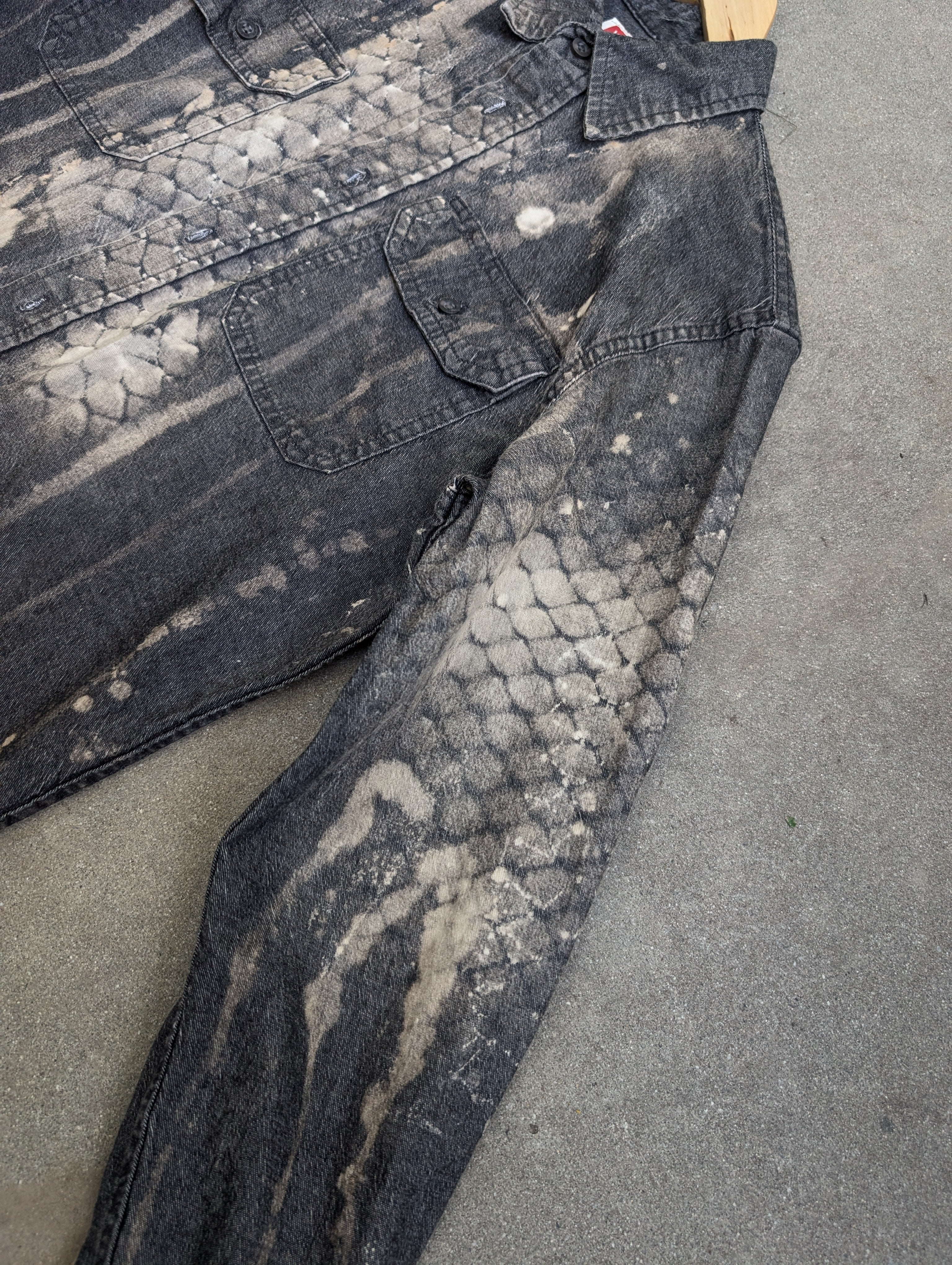 Disrupt the Signal Button-up